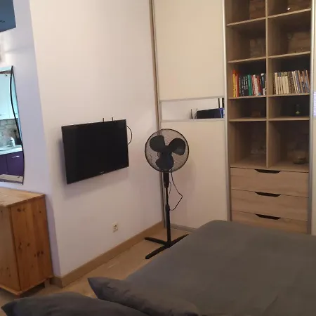 Terbatas Street Appartement *
